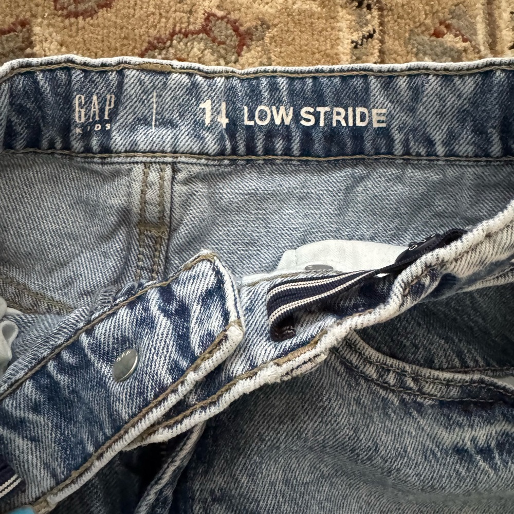 Like New Gap Wide Leg Light Blue Distressed Jeans Kids 14 or Womens Size 2 - Picture 3 of 5